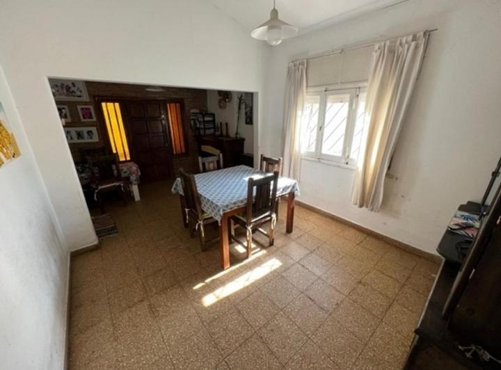 Casa · 150m² · 4 Ambientes · 3 Cocheras