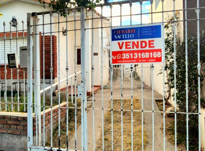 Casa · 264m² · 10 Ambientes · 3 Cocheras