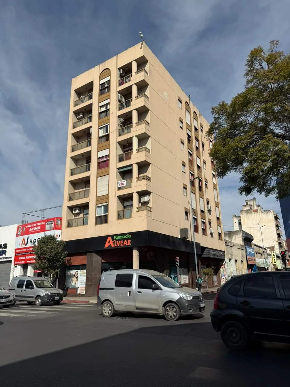 !!VDO. EXC. DEPTO. 2 DORM. CON PATIO EN PLENO CENTRO!!