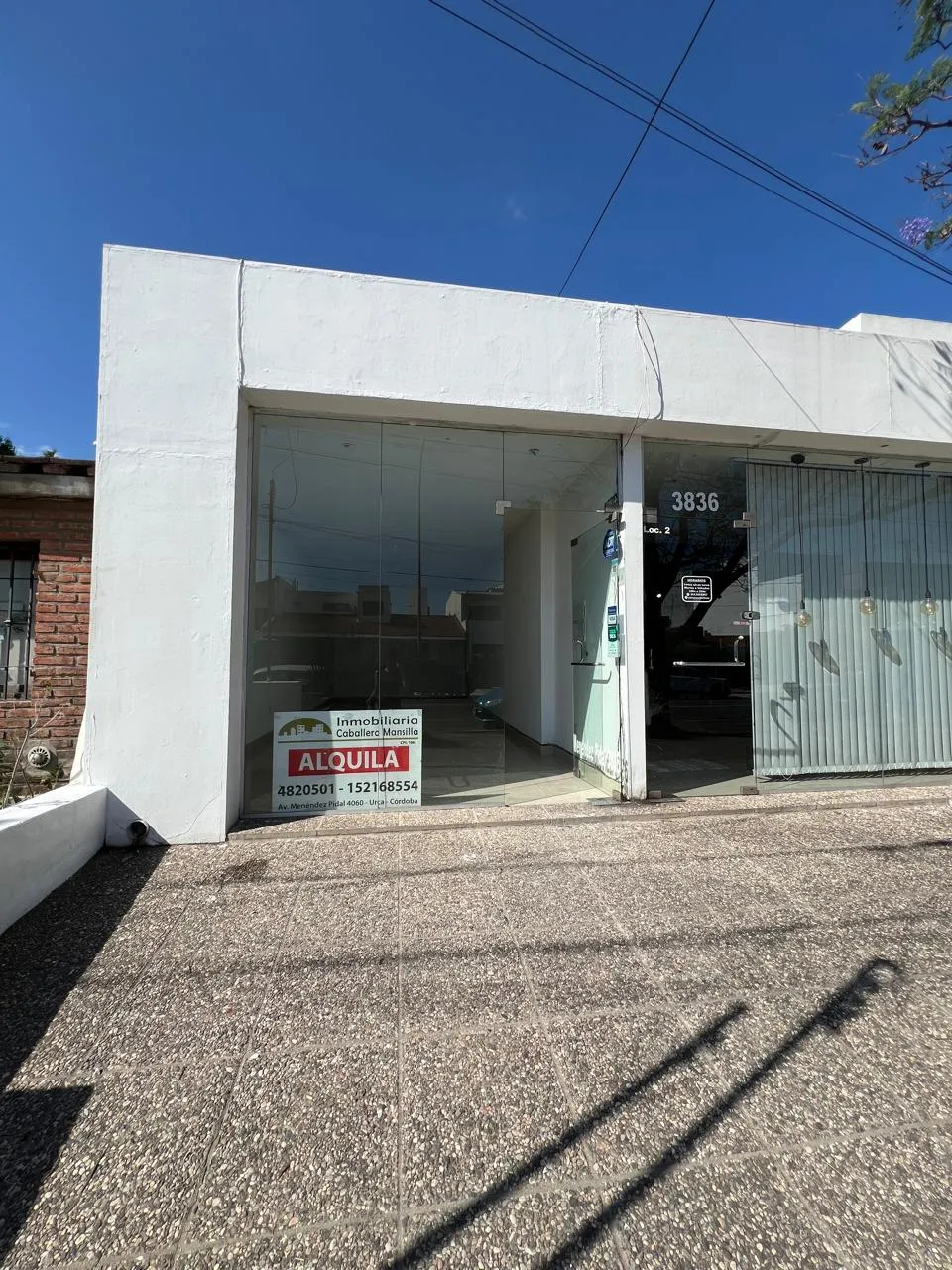 Alquilo Local en Barrio Urca plena Zona Comercial
