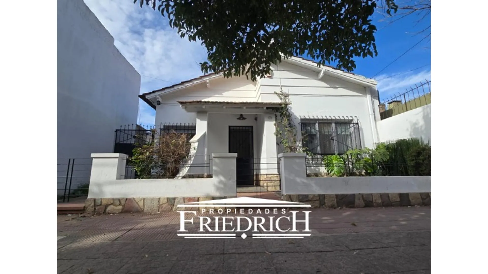 CASA EN ALQUILER USO COMERCIAL