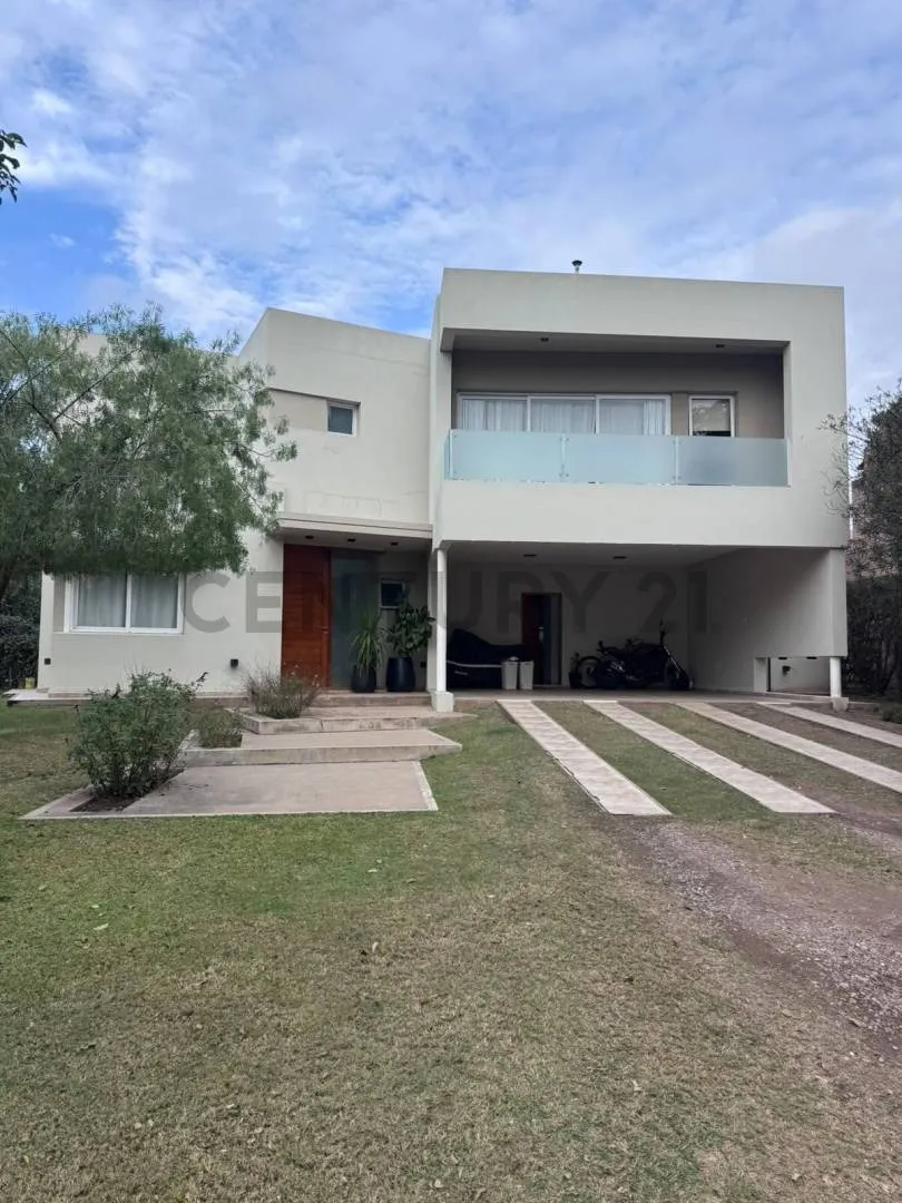 Exclusiva casa en alquiler en Valle Escondido
