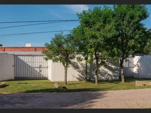 Casa en Venta en Don Carlos, Reconquista