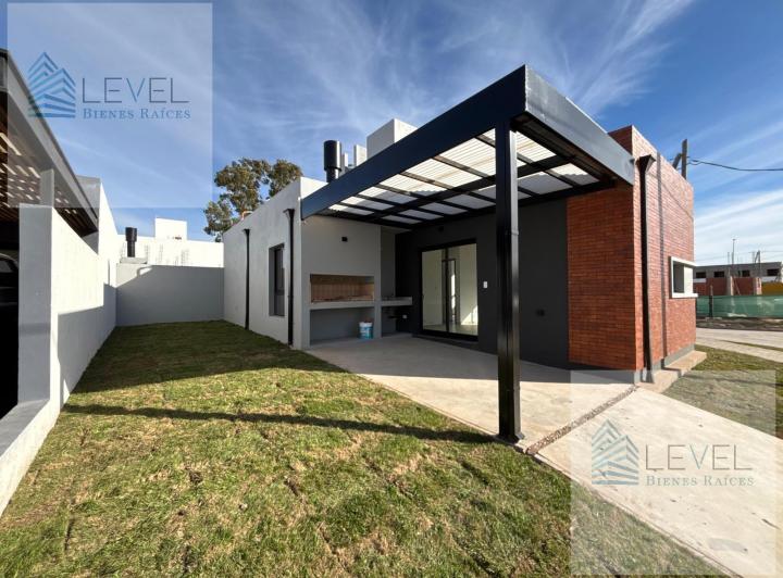 Casa · 150m² · 3 Ambientes · 1 Cochera