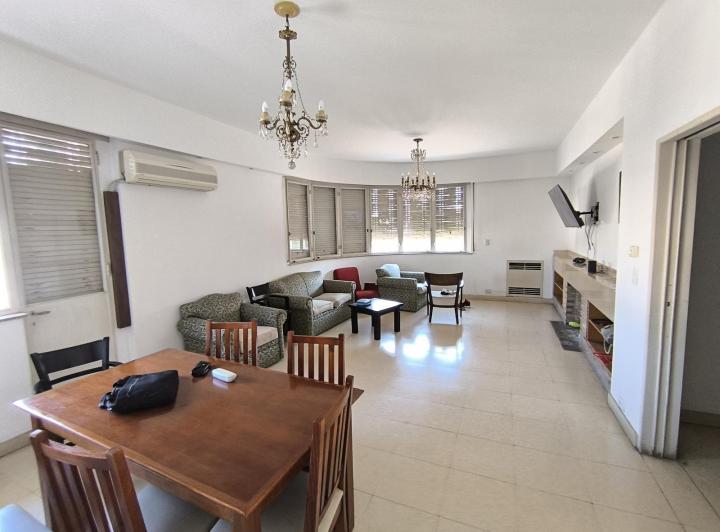 Departamento · 250m² · 5 Dormitorios · 1 Cochera