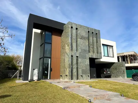 Casa en Venta en Terralagos, Canning