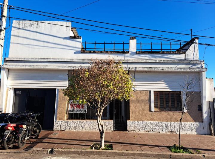 Casa · 160m² · 5 Ambientes · 1 Cochera