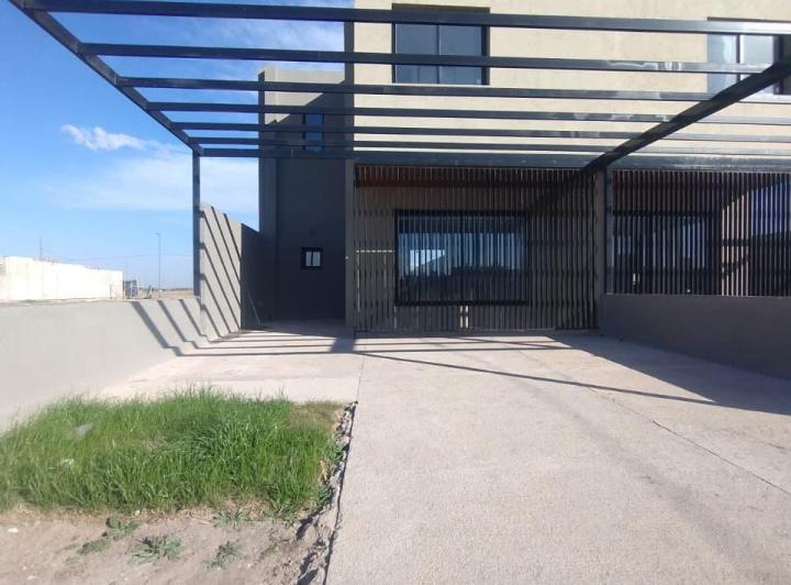 Casa · 120m² · 5 Ambientes · 2 Cocheras