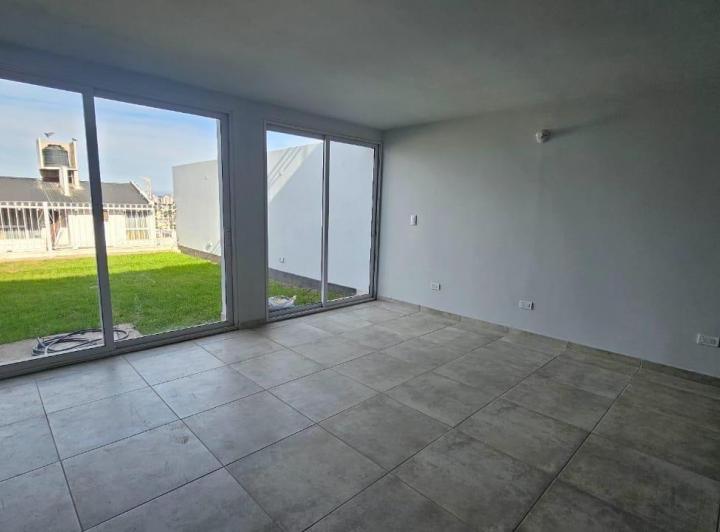 Casa · 182m² · 5 Ambientes · 2 Cocheras