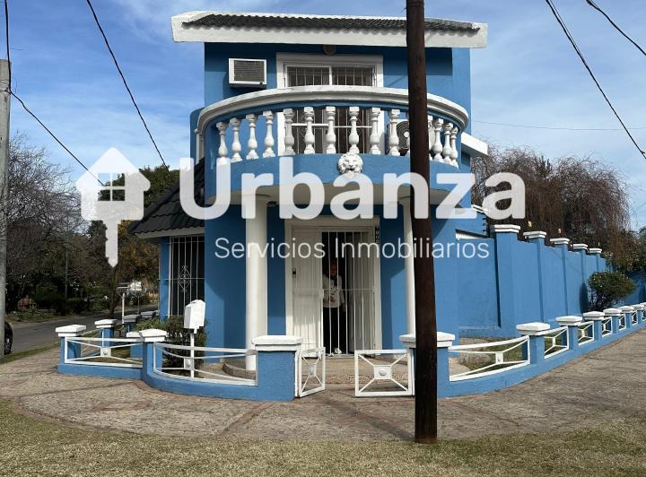 Casa · 122m² · 4 Ambientes · 1 Cochera