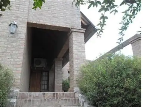 Casa en Venta en La Serranita, Santa María