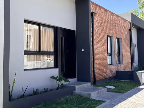 Casa en Venta en Barrio Rincones de Manantiales, Countries y Barrios Cerrados en Capital