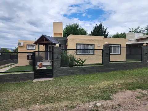 Casa en Venta en Villa Parque Siquiman, Punilla