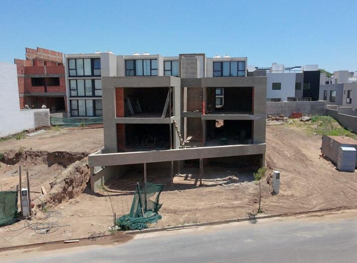 Departamento · 70m² · 4 Ambientes · 1 Cochera