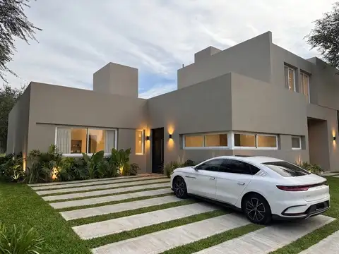 Casa en Venta en Malagueño, Santa María