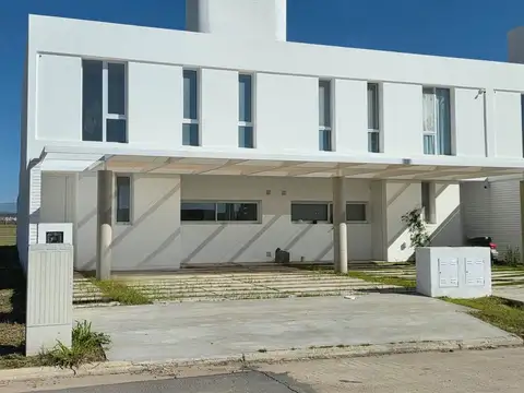 Casa en Venta en Brisas De Manantiales, Countries y Barrios Cerrados en Cordoba Capital