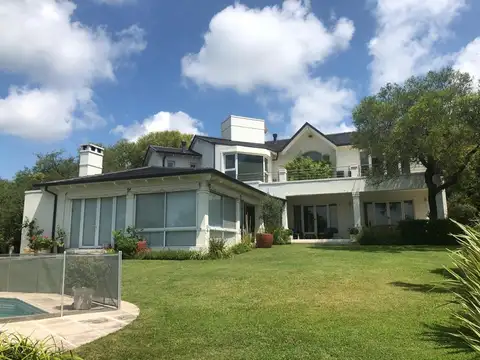 Casa en Venta en El Bosque, Countries y Barrios Cerrados en Cordoba Capital
