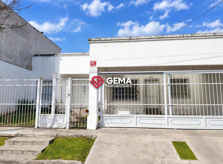 Casa · 288m² · 7 Ambientes · 1 Cochera