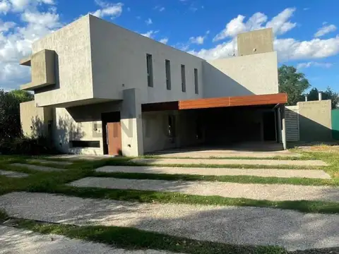 Casa en Venta en Valle Escondido, Countries y Barrios Cerrados en Cordoba Capital