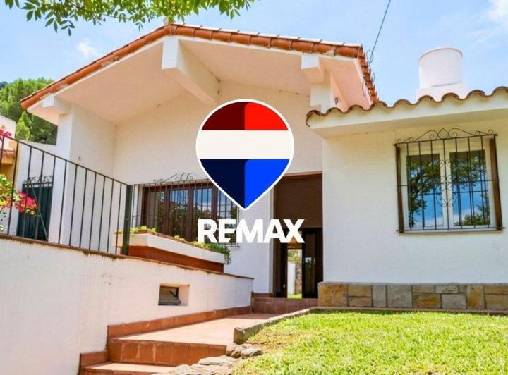 Casa · 126m² · 6 Ambientes · 1 Cochera