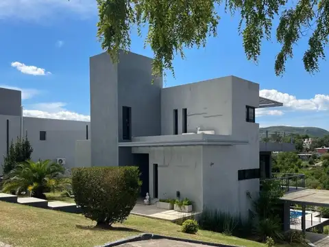 Casa en Venta en Altos De Carlos Paz, Villa Carlos Paz