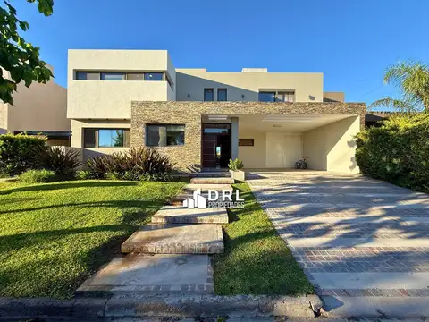 Casa en Venta en Malagueño, Santa María
