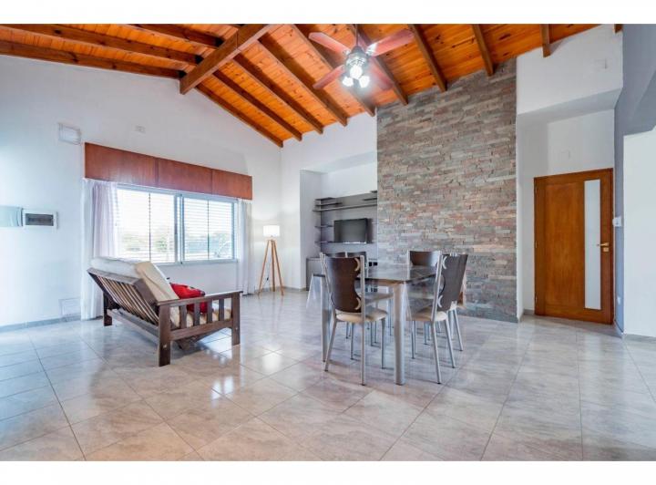 Casa · 145m² · 5 Ambientes · 1 Cochera