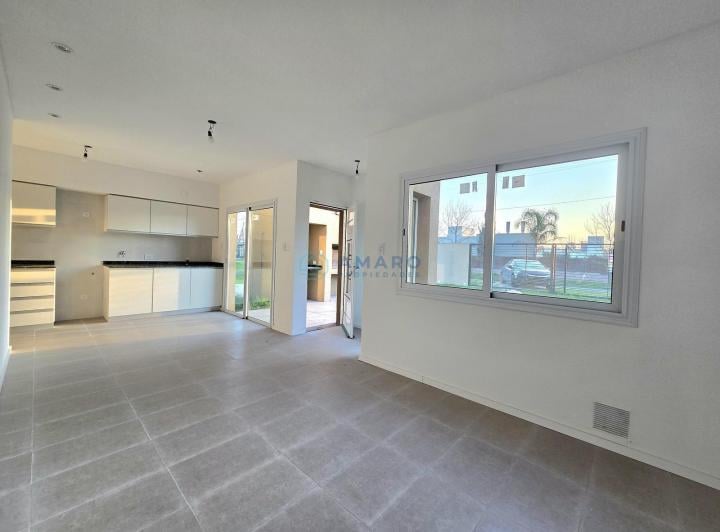 Casa · 74m² · 3 Ambientes · 1 Cochera
