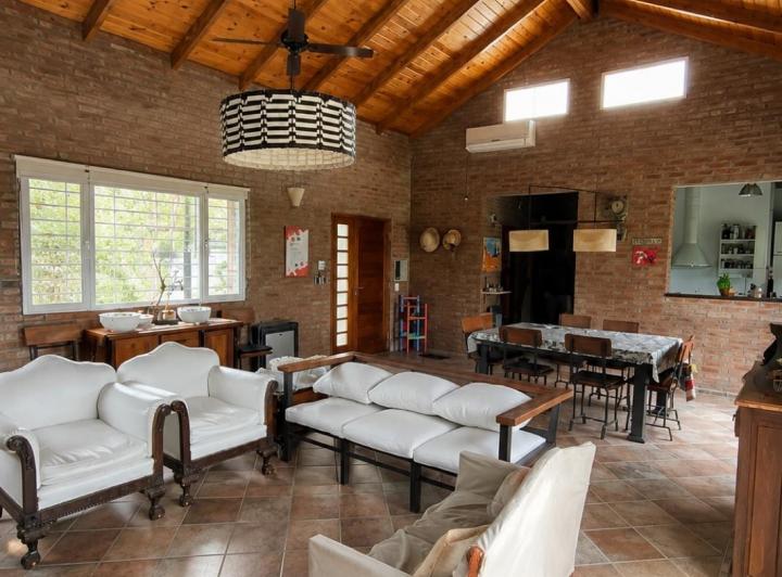 Casa · 1180m² · 2 Dormitorios