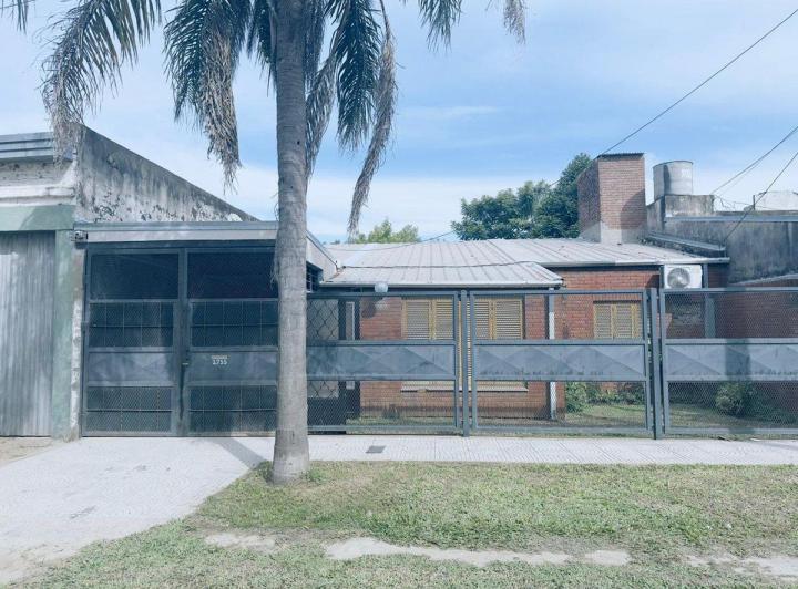 Casa · 142m² · 5 Ambientes · 2 Cocheras