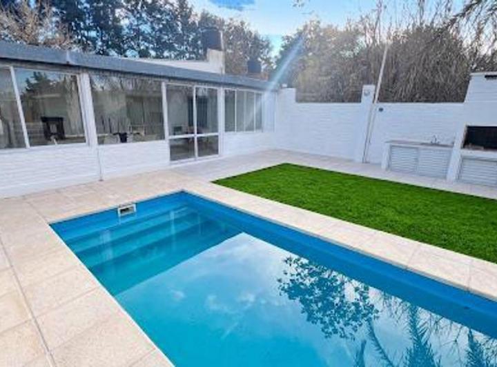 Casa · 105m² · 4 Ambientes · 1 Cochera