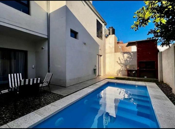 Casa · 157m² · 6 Ambientes · 1 Cochera