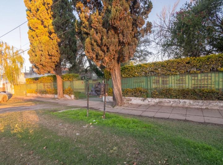 Casa · 260m² · 5 Ambientes · 2 Cocheras