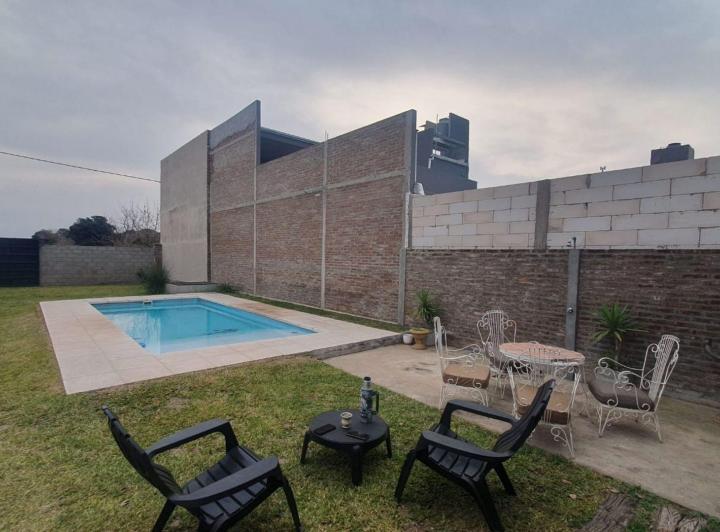 Casa · 115m² · 2 Ambientes · 2 Cocheras