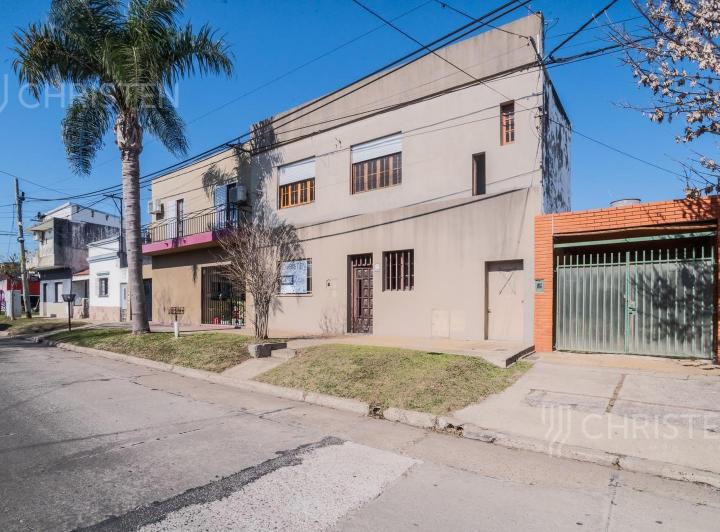 Casa · 190m² · 8 Ambientes