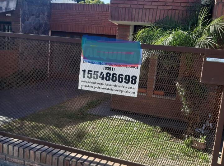 Casa · 200m² · 8 Ambientes · 1 Cochera