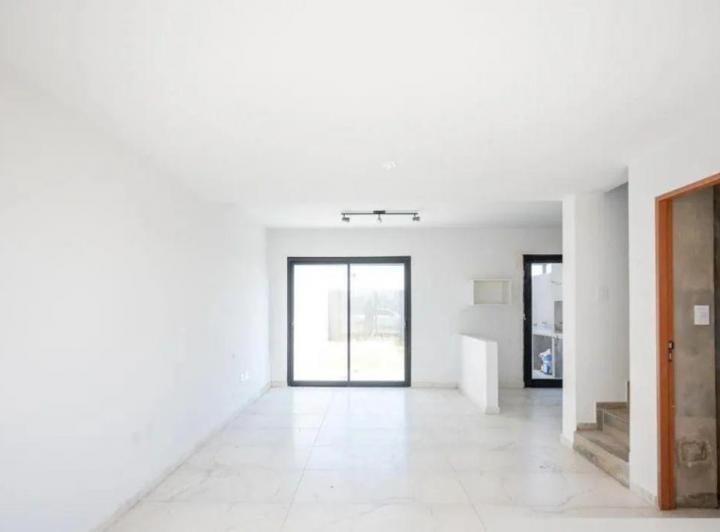 Departamento · 96m² · 6 Ambientes · 1 Cochera