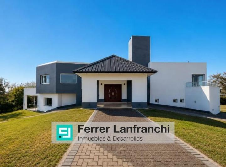 Casa · 483m² · 14 Ambientes · 3 Cocheras