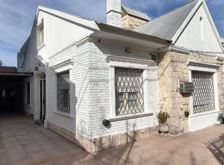 Casa · 350m² · 12 Ambientes · 3 Cocheras