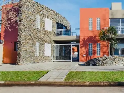 Casa en Alquiler en Las Rosas, Belgrano