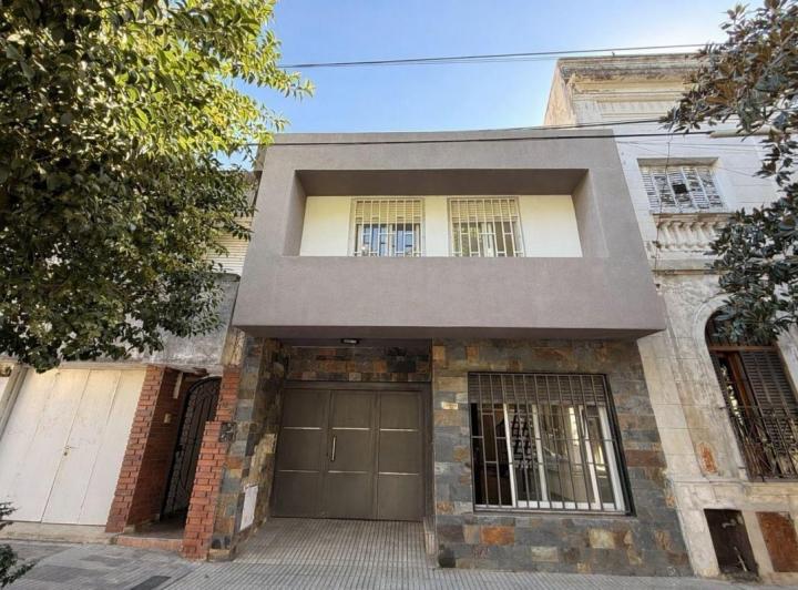 Casa · 146m² · 5 Ambientes · 1 Cochera