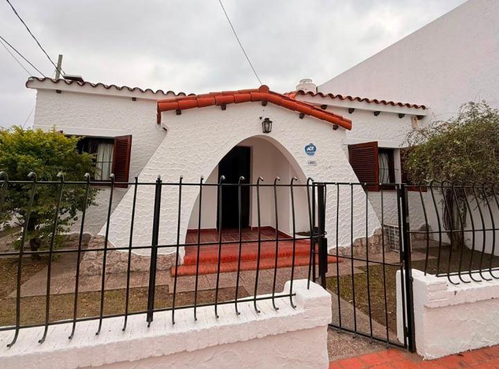 Casa · 150m² · 7 Ambientes · 1 Cochera