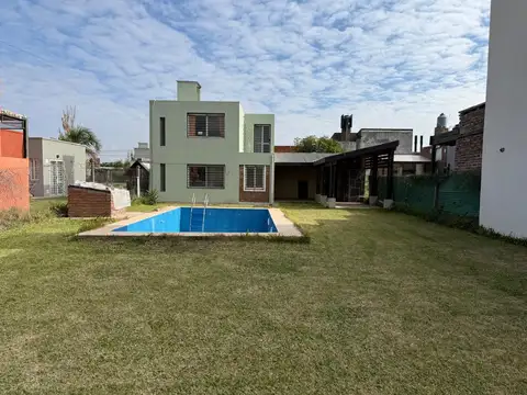 Casa en Alquiler en Roldan, San Lorenzo