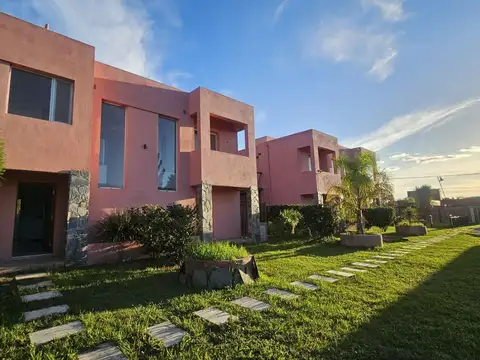 Casa en Alquiler en Roldan, San Lorenzo