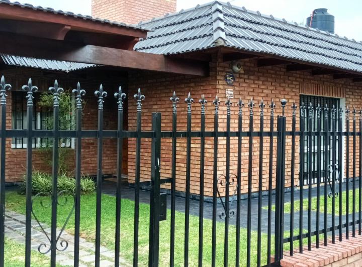 Casa · 190m² · 5 Ambientes · 3 Cocheras