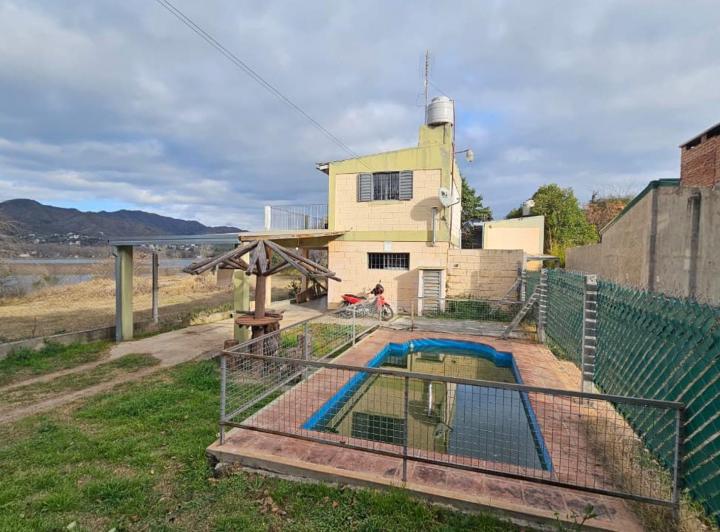 Casa · 180m² · 6 Ambientes · 2 Cocheras