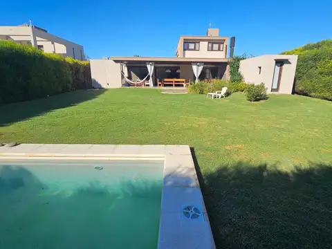 Casa en Alquiler en Puerto Roldan, Countries y Barrios Cerrados en Roldan