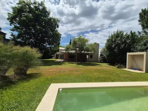 Casa en Alquiler en Kentucky Club de Campo, Countries y Barrios Cerrados en Funes