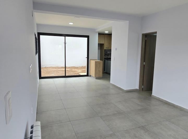 Casa · 80m² · 4 Ambientes · 1 Cochera
