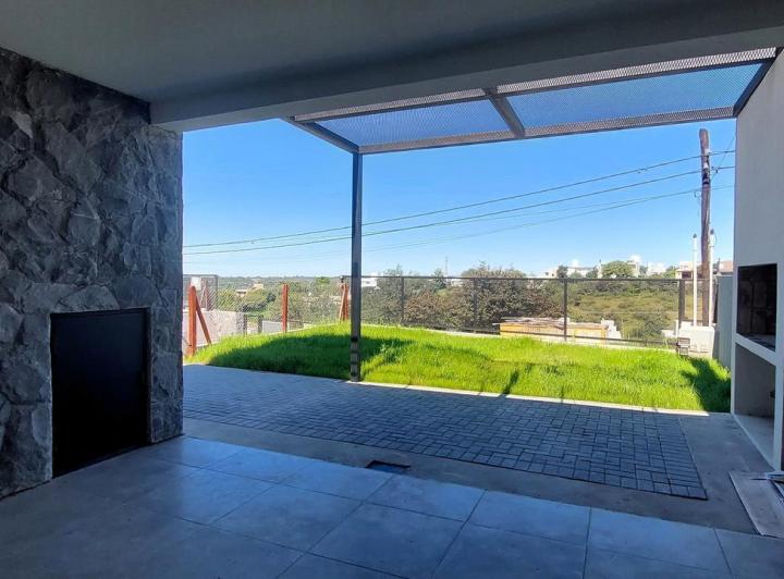 Casa · 97m² · 3 Ambientes · 1 Cochera